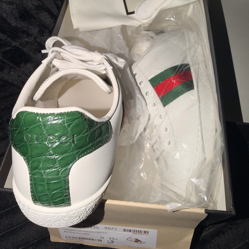 Gucci White Sneakers with Green and Red Stripes - Picture 3 of 5